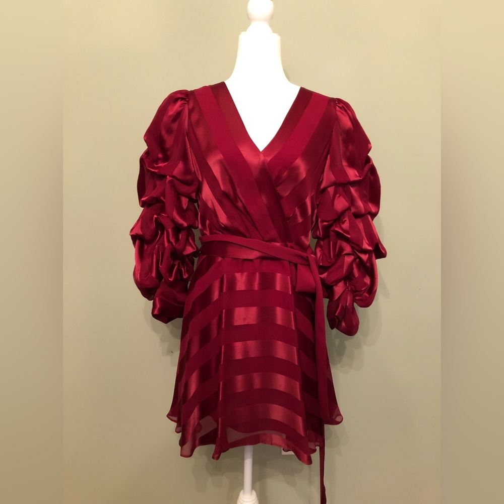 Alice & Olivia Red puffy sleeve, tie belt dress, size 8